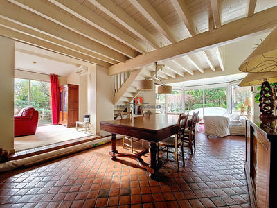 Maison traditionnelle - 152 m² - 6 pièces