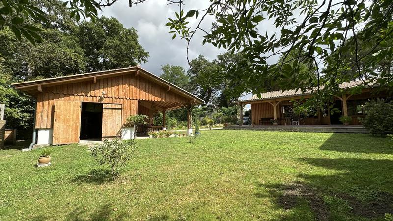 Maison de bois - 165 m² - 4 pièces