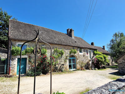 Maison ancienne - 306 m² - 12 pièces