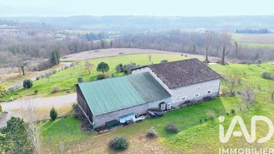 Maison - 339 m² - 5 pièces