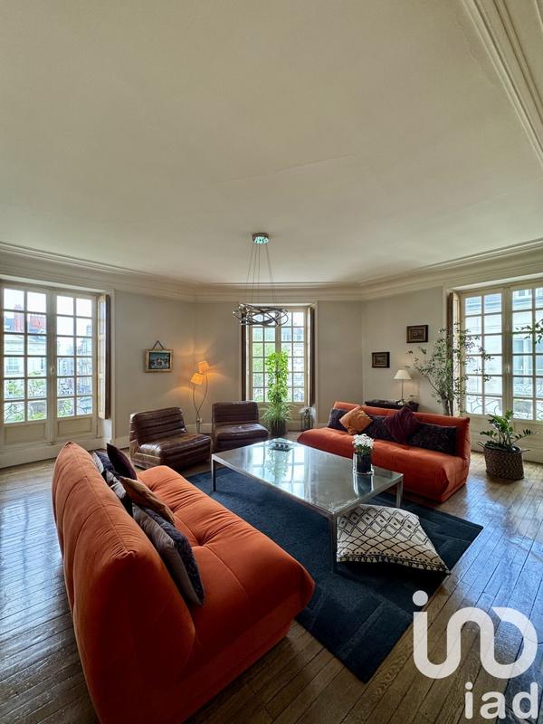 Appartement - 185 m² - 6 pièces