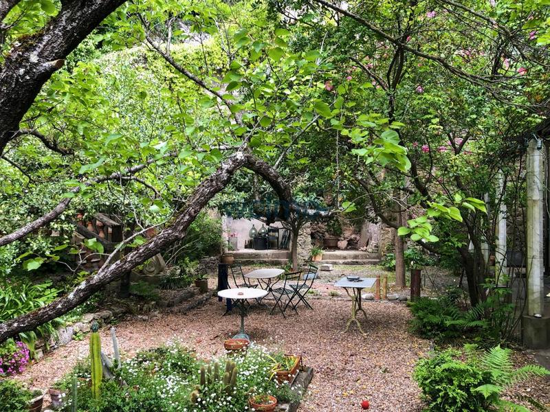 Demeure - 400 m² - 12 pièces