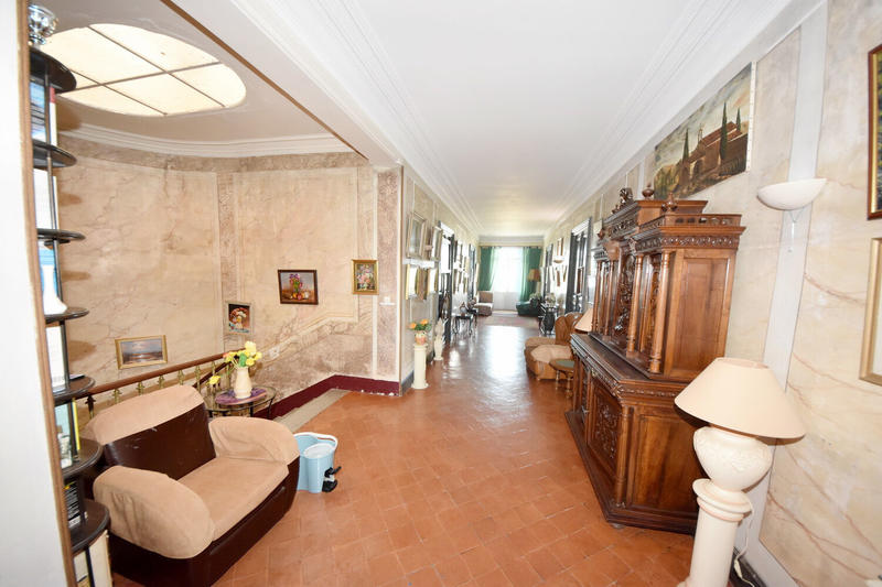 Maison - 551 m² - 14 pièces