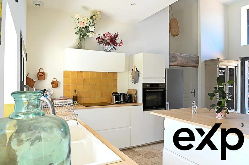 Maison - 330 m² - 13 pièces