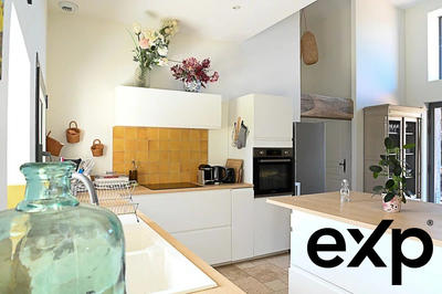 Maison - 330 m² - 13 pièces