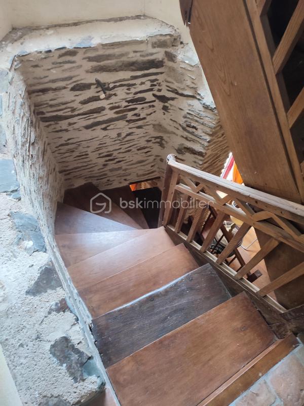 Demeure - 198 m² - 9 pièces