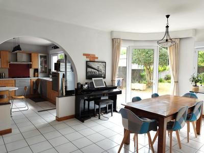 Maison - 144 m² - 6 pièces