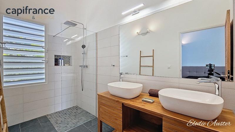 Propriété - 145 m² - 5 pièces
