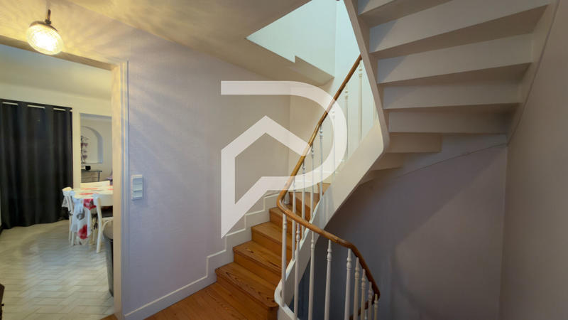 Maison - 104 m² - 4 pièces