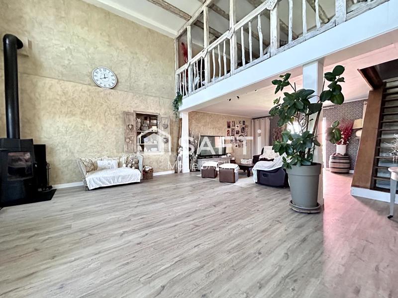 Maison - 240 m² - 5 pièces