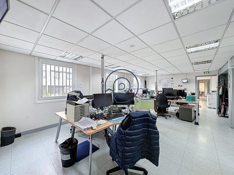 Local d'activités - 265 m²