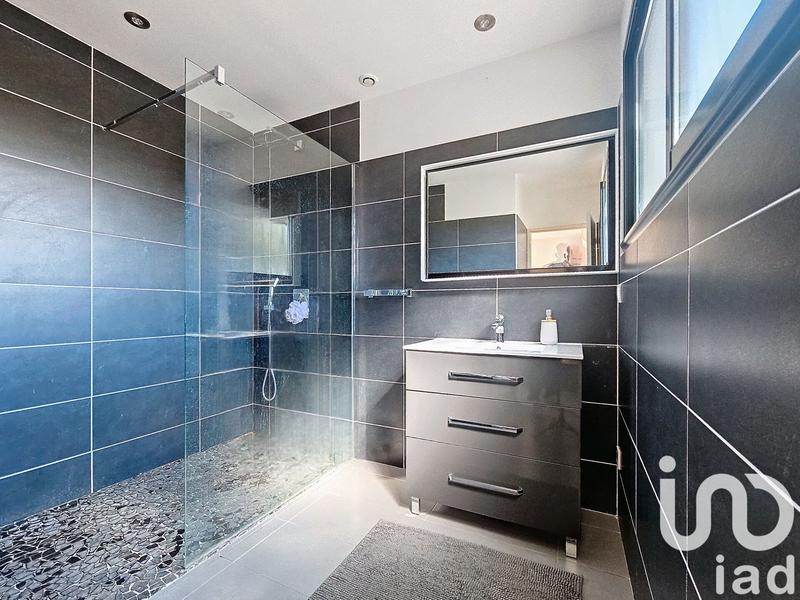 Maison - 185 m² - 7 pièces