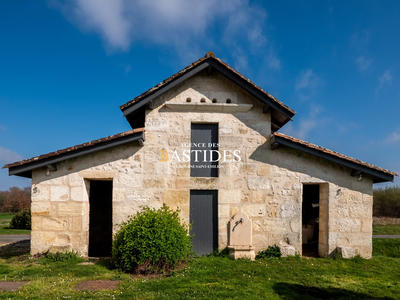 Maison - 310 m² - 8 pièces