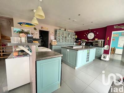 Maison - 207 m² - 7 pièces