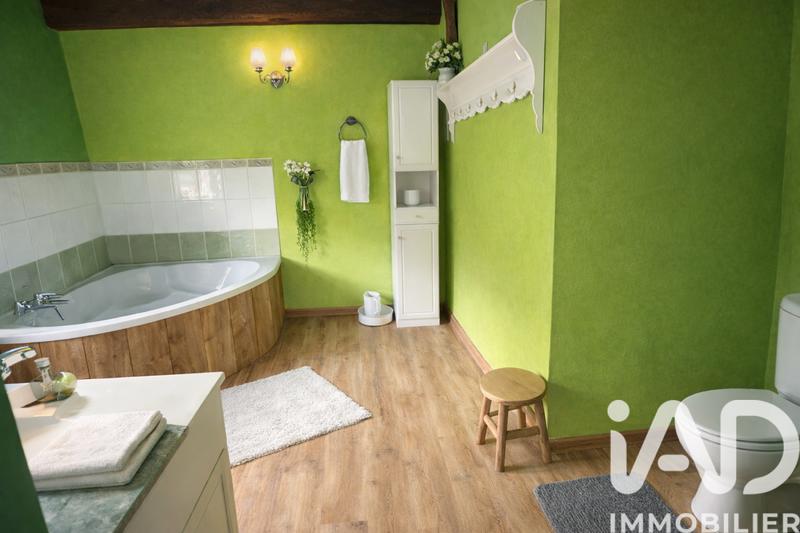 Maison - 218 m² - 6 pièces