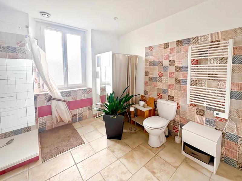 Maison - 235 m² - 10 pièces