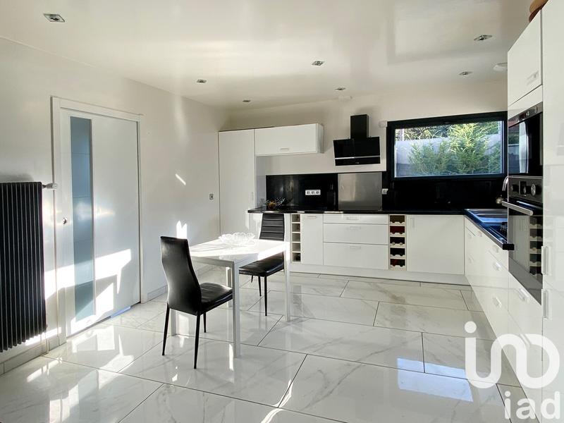 Maison de maîtres - 228 m² - 8 pièces