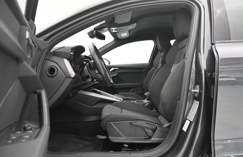 Audi A3 sportback 40 TFSIe 204 s-Line Hybride Rechargeable / Apple Carplay Android Auto Coffre Elec Jantes 18"