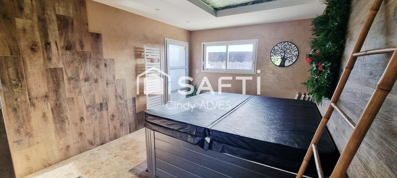 Maison - 213 m² - 8 pièces