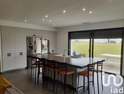 Maison - 140 m² - 6 pièces