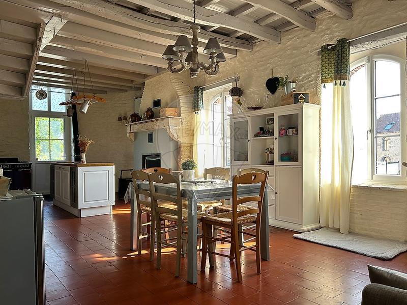 Demeure - 318 m² - 13 pièces