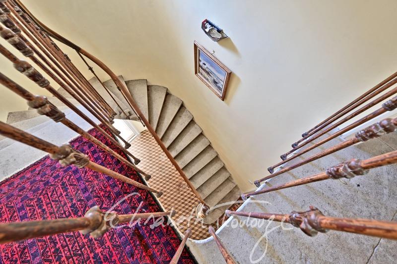 Maison - 330 m² - 12 pièces