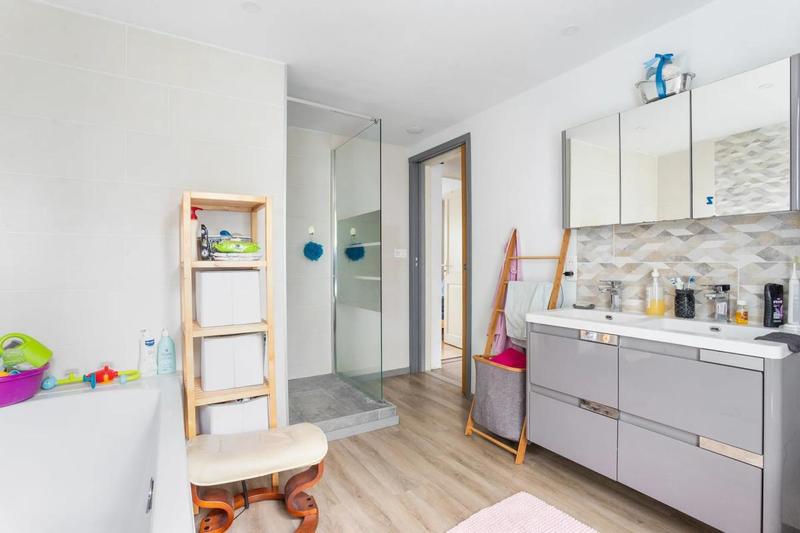 Maison - 153 m² - 7 pièces