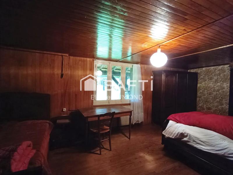 Maison - 261 m² - 8 pièces