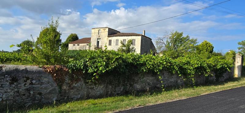 Maison - 180 000 m² - 12 pièces