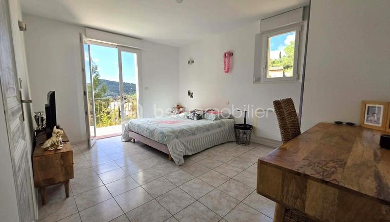 Maison traditionnelle - 172 m² - 7 pièces