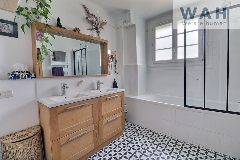 Appartement - 79 m² - 4 pièces