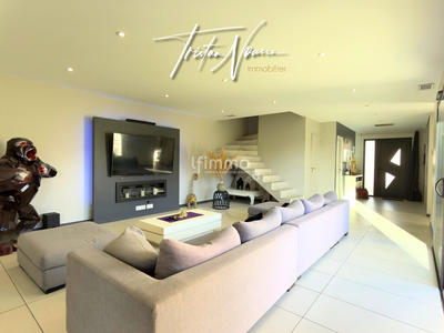 Maison - 140 m² - 4 pièces