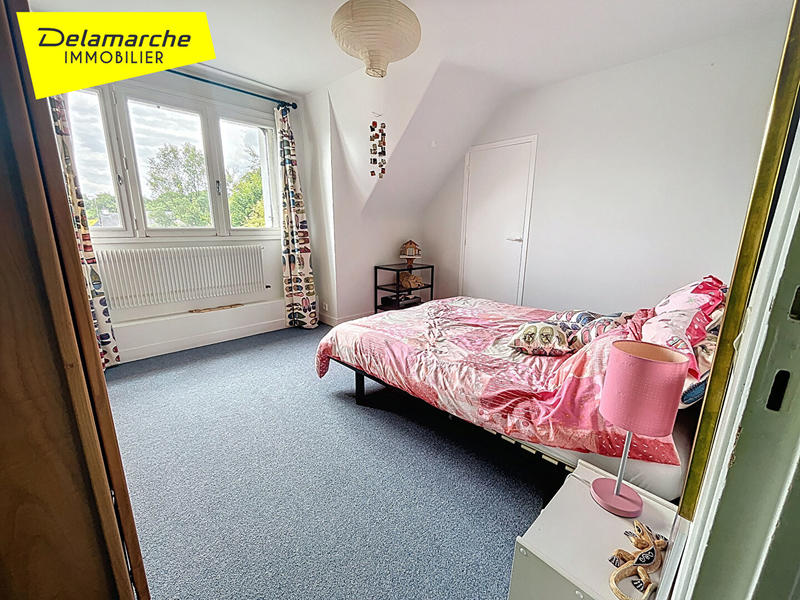 Maison - 210 m² - 11 pièces