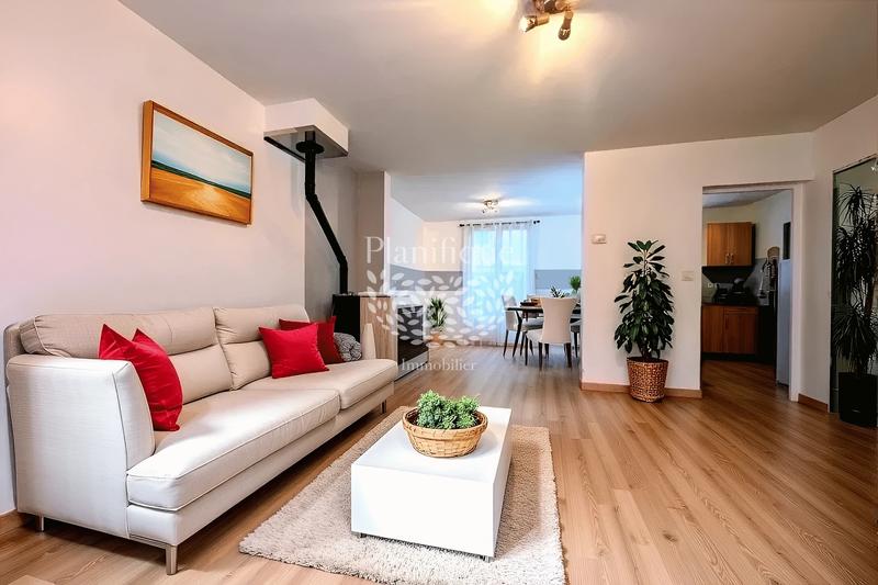 Maison - 96 m² - 5 pièces