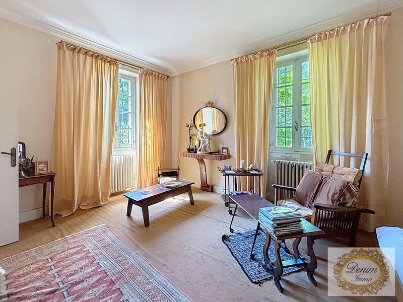 Maison - 500 m² - 11 pièces