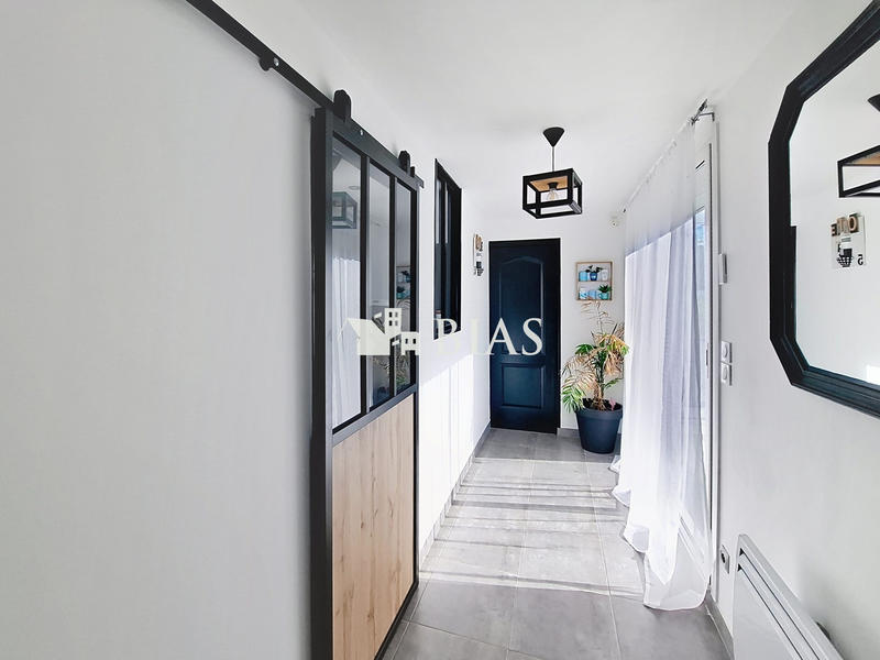 Maison contemporaine - 230 m² - 7 pièces