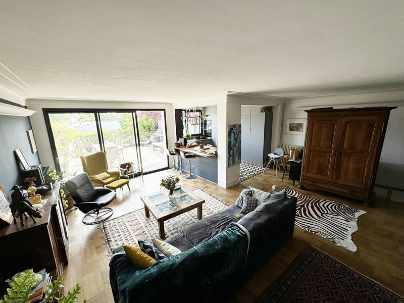 Maison - 305 m² - 13 pièces