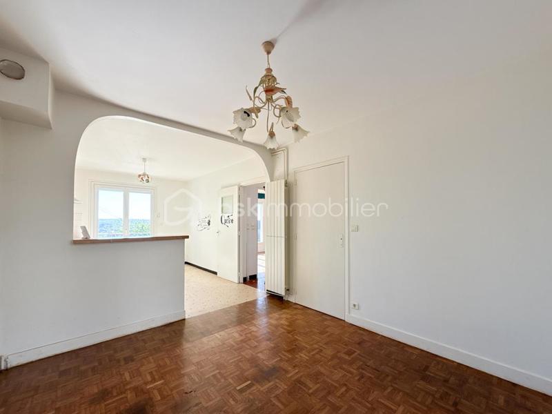 Maison - 141 m² - 7 pièces