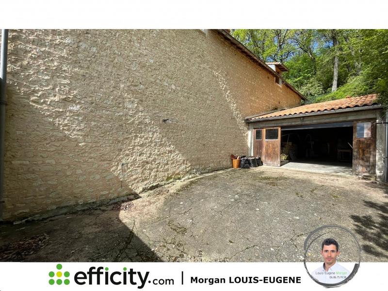 Demeure - 228 m² - 10 pièces