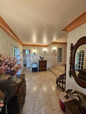 Propriété - 190 m² - 6 pièces