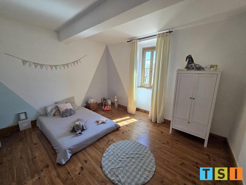 Maison - 230 m² - 7 pièces