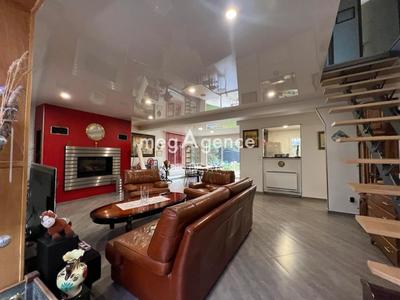 Pavillon - 220 m² - 7 pièces