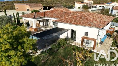 Maison - 145 m² - 5 pièces