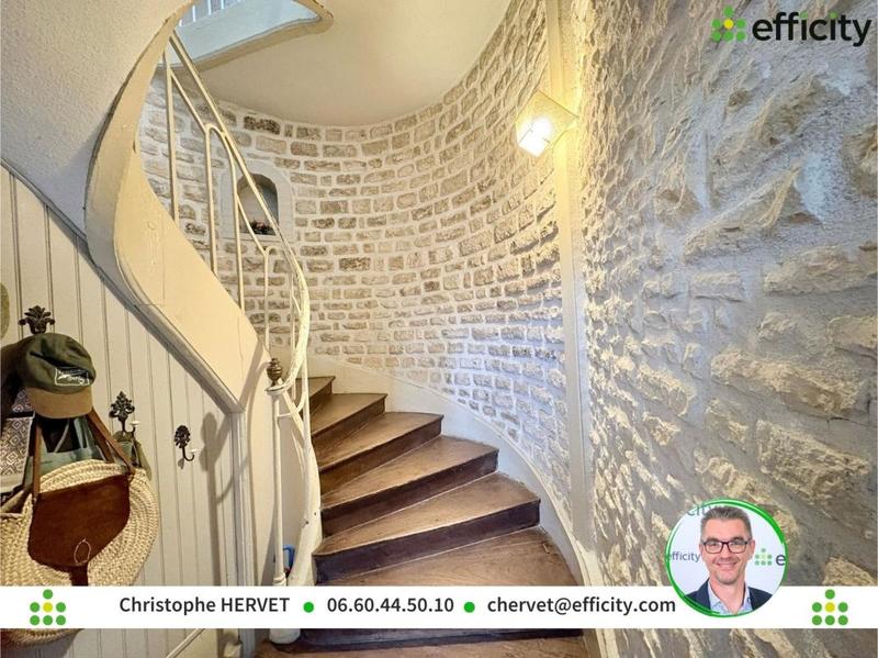 Maison - 381 m² - 11 pièces