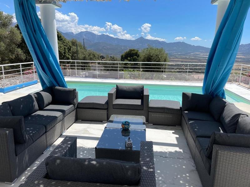 Villa - 217 m² - 5 pièces