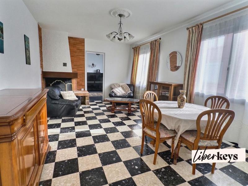 Maison - 93 m² - 5 pièces