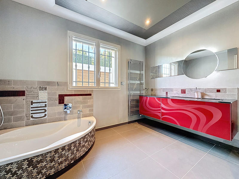 Maison contemporaine - 197 m² - 4 pièces