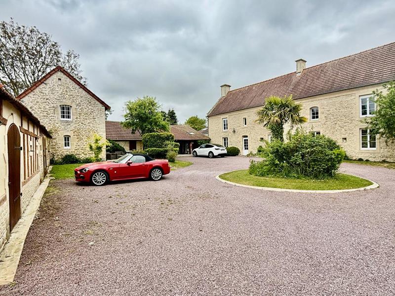 Demeure - 370 m² - 16 pièces