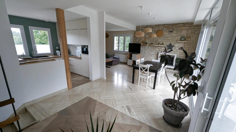 Maison - 202 m² - 8 pièces