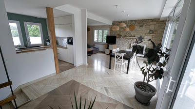 Maison - 202 m² - 8 pièces